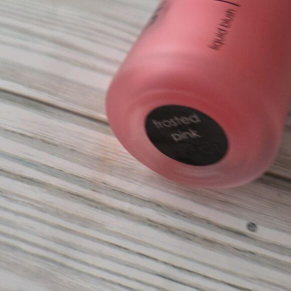 Rodial Liquid Blush drops in Frosted Pink - Picture 9 of 9